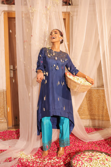 Elegant Silk Kurta Pants with Hand Embroidered 3/4 Sleeves and Round Neck